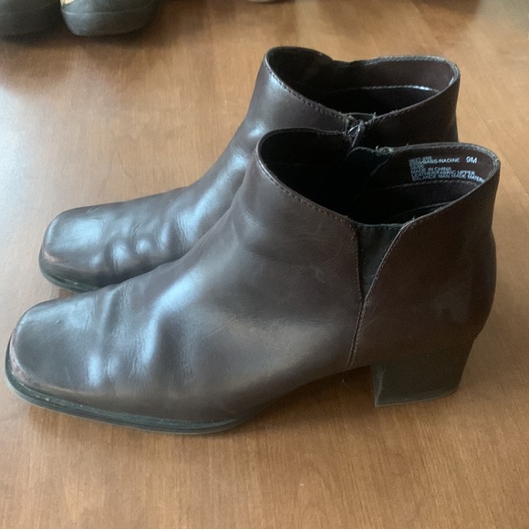 Bass ankle boots! 9m dark brown! - Picture 2 of 3